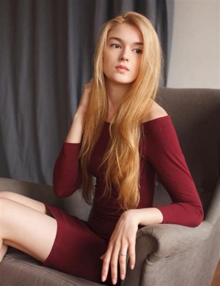 Alisa Manyonok photos