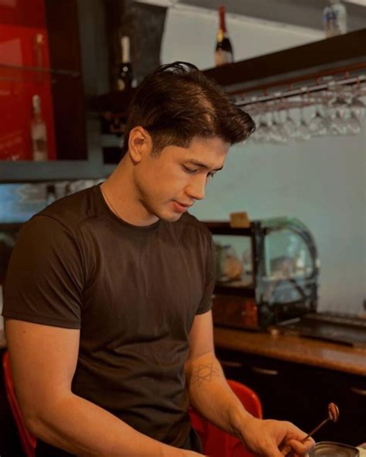 Aljur Abrenica height is 6 feet 1 inches