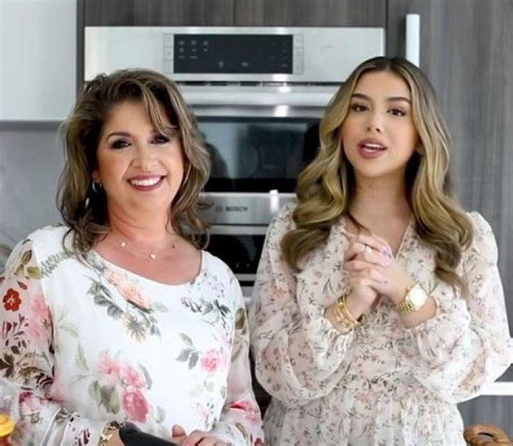 Amanda Diaz Mother Lisa Diaz