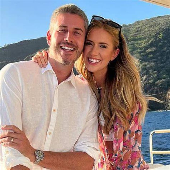 Arie Kisses Lauren Goodbye