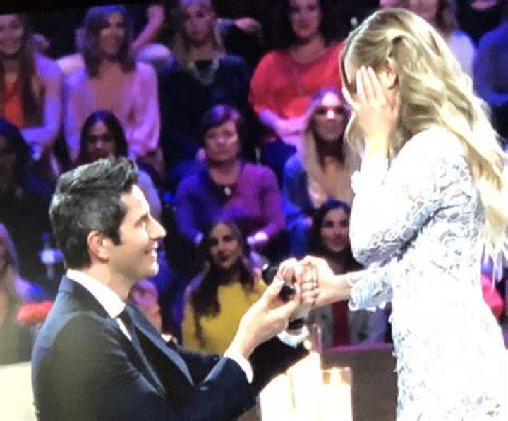 Arie Proposes To Lauren On After The Final Rose