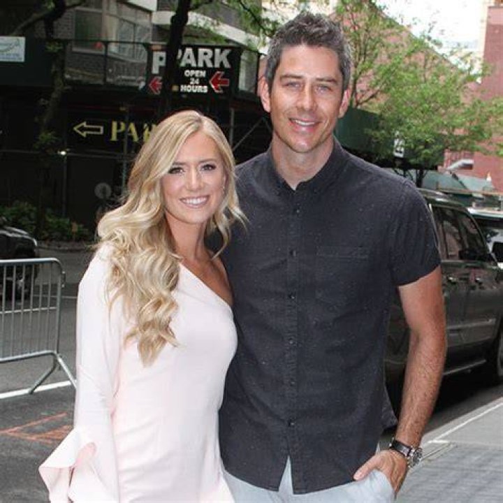 Arie Walks Lauren Out After Their Break Up