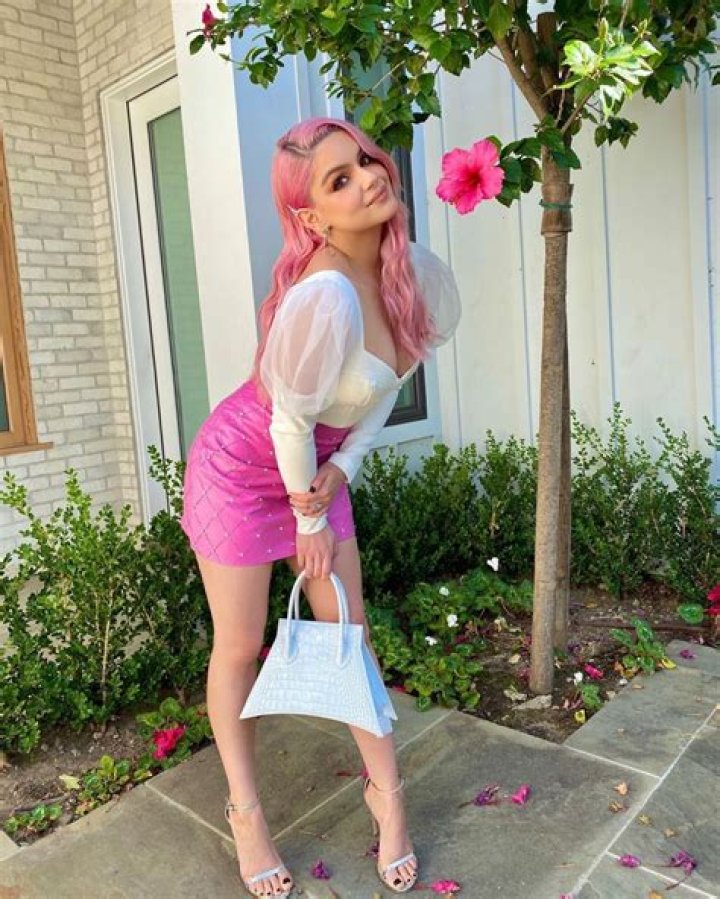 Ariel Winter, Instagram Q&A