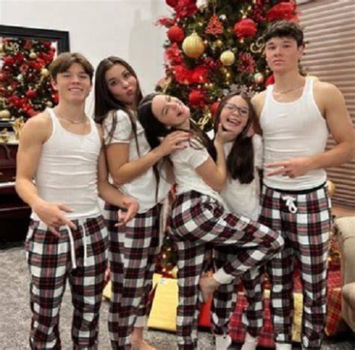 Chandler with her siblings