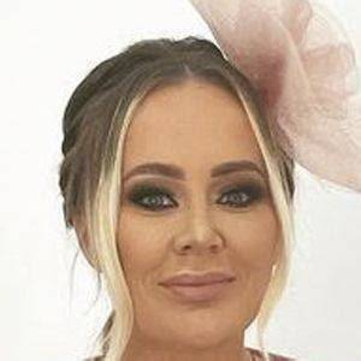 Chelsea Ferguson Instagram has 182+ K followers as of July 2021