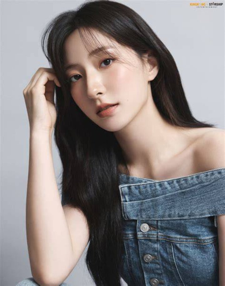 Choi Eun-Seo is an actress