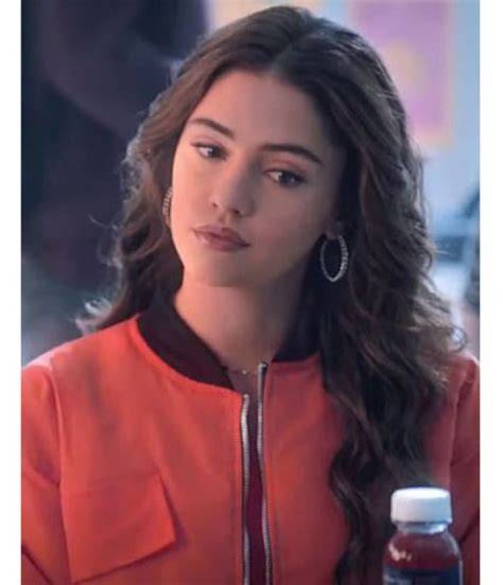 Clara Wilsey plays Kimmy Stitcher in Tall Girl Netflix movie