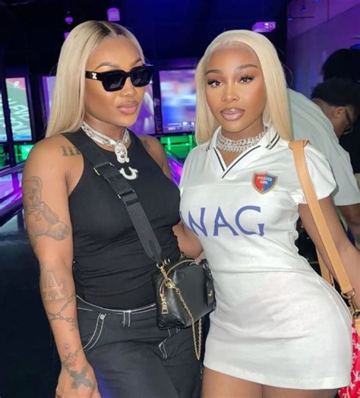 Dess Dior with her sister