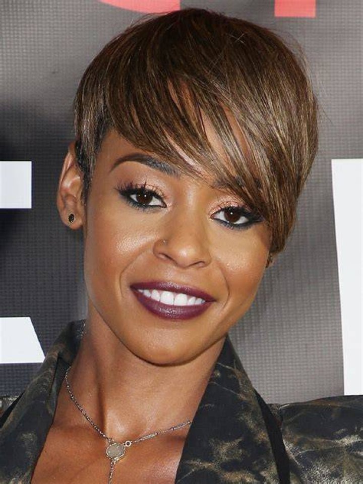 Erica Peeples Biography - Birthday & Education