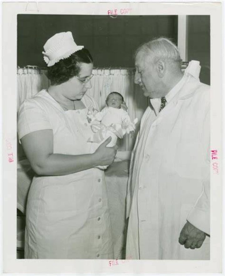Hildegarde Couney With Baby