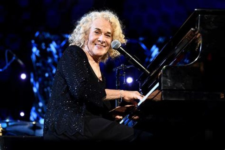 How tall is Carole King