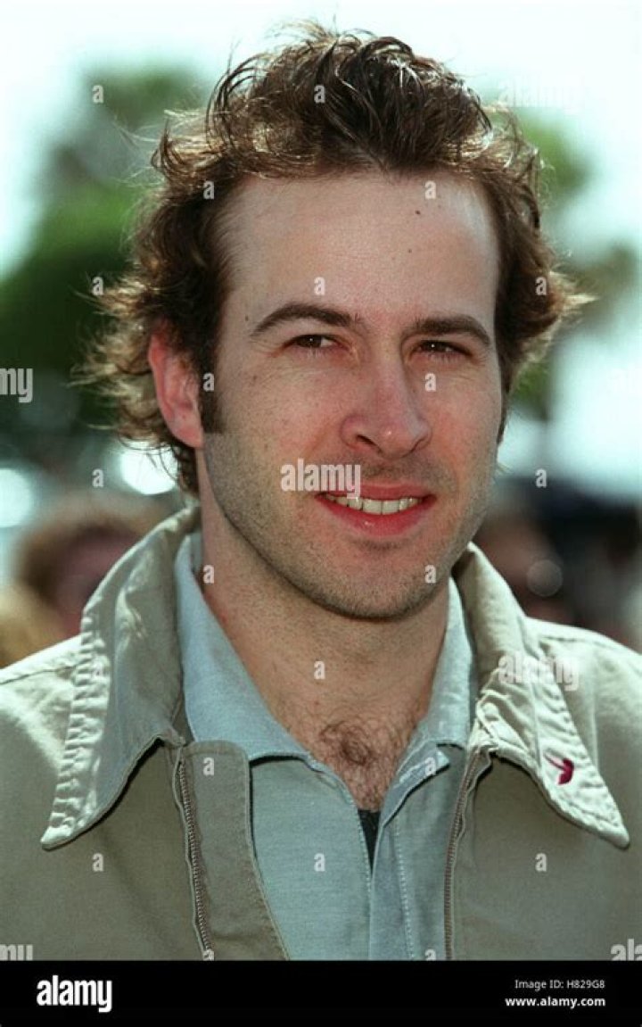 How tall is Jason Lee