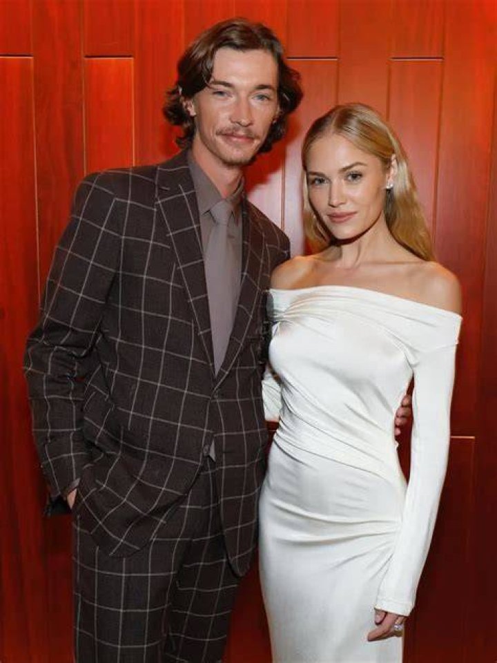How tall is Michelle Randolph