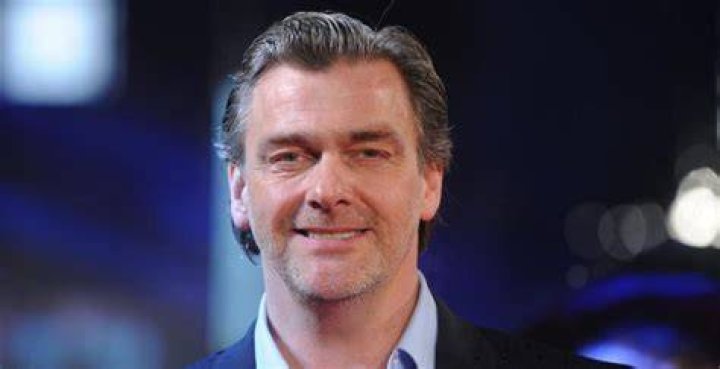 How tall is Ray Stevenson