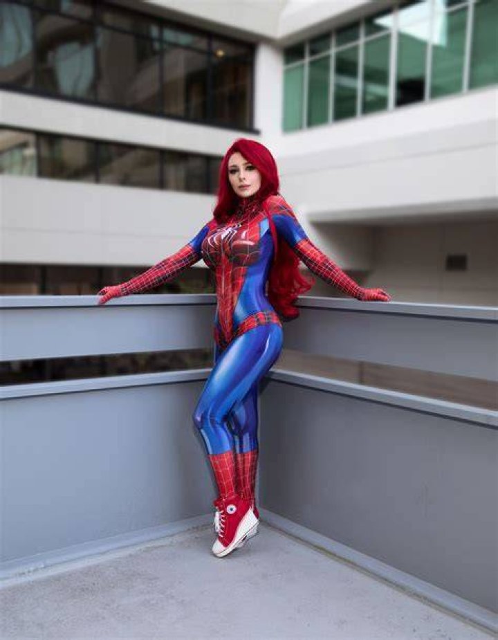 Jenna Lynn Meowri cos play