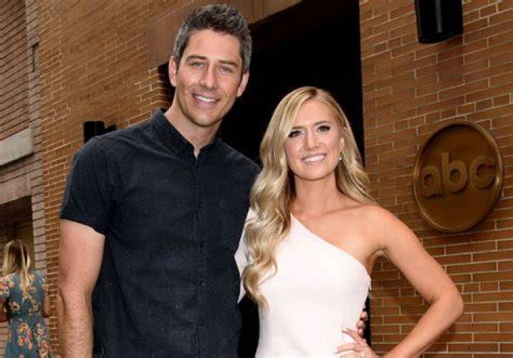 Lauren And Arie Laugh On One-On-One Date
