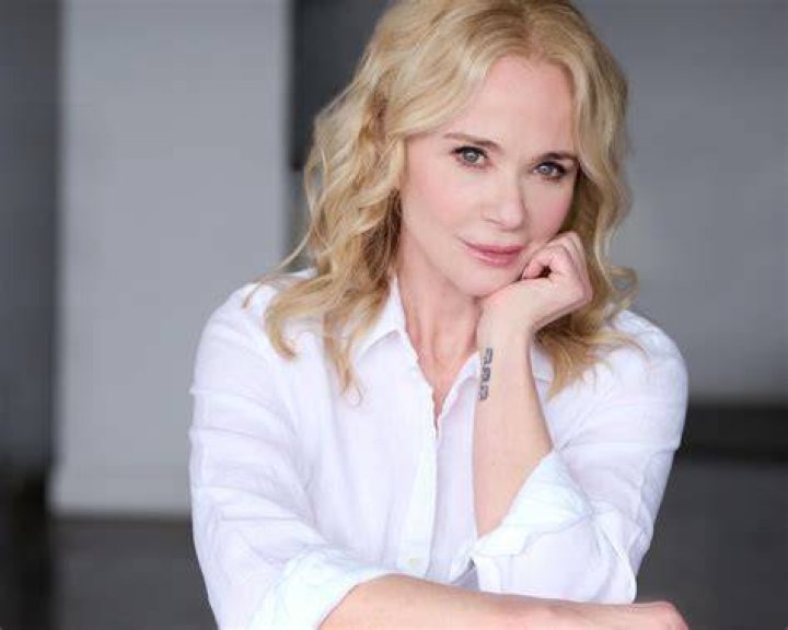 Lauren Holly has a pet dog