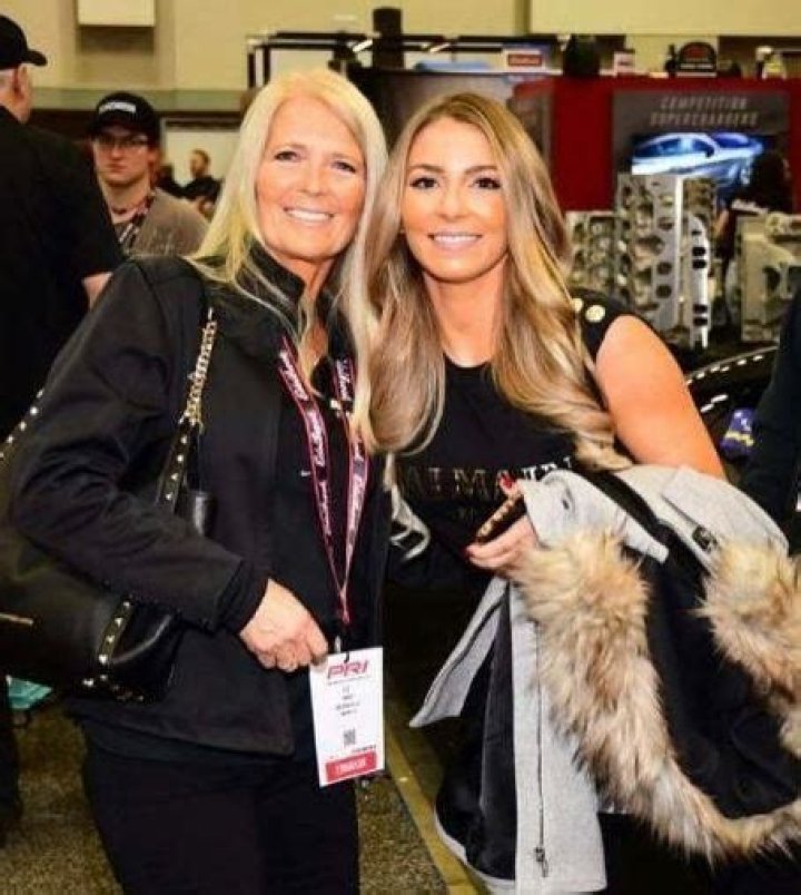 Lizzy Musi with her mother