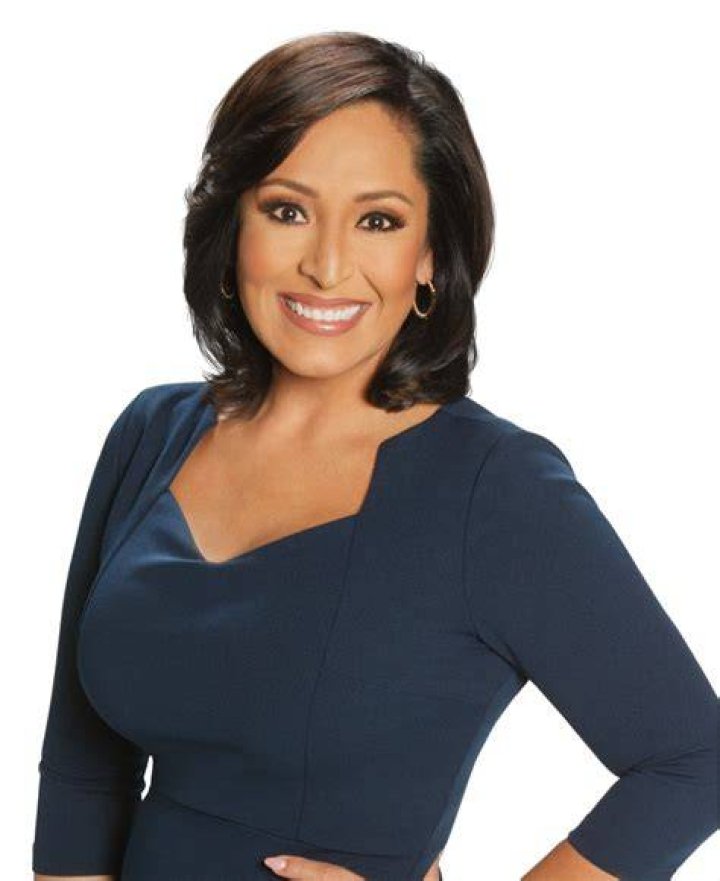 Lynette Romero height is 5 feet 5 inches