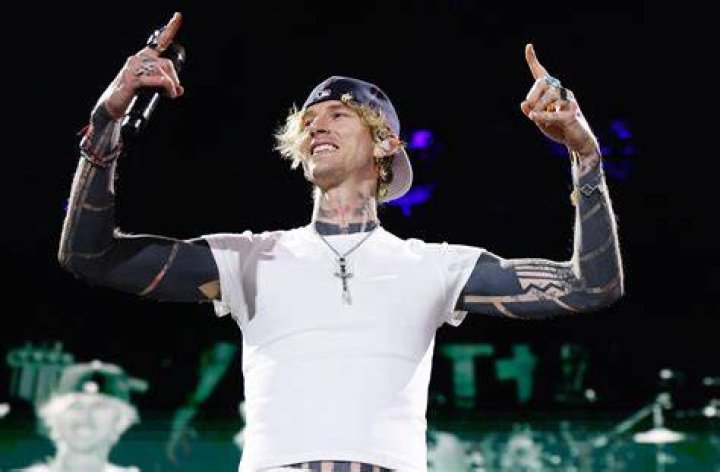 Machine Gun Kelly is 6ft 3