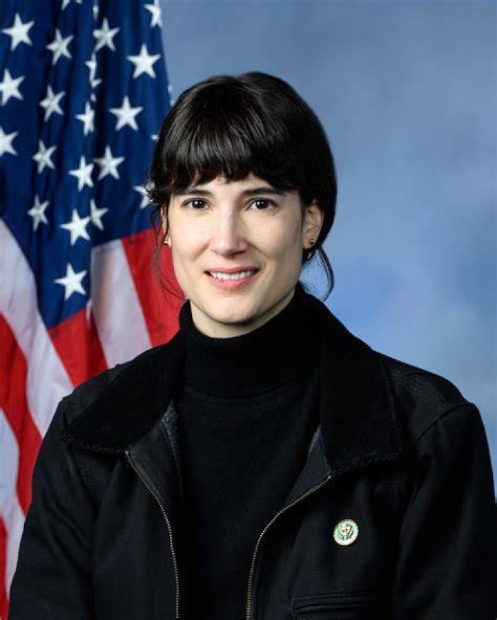 Marie Gluesenkamp Perez height