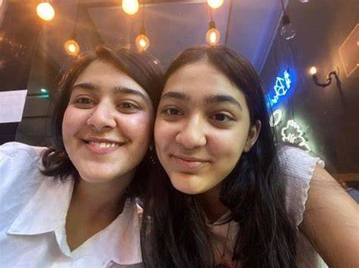 Muskan Jattana with her younger sister