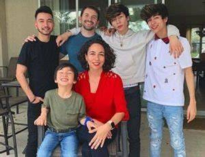 Oliver Moy family members