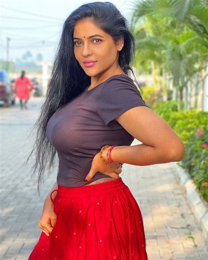 Reshma Pasupuleti does yoga every day