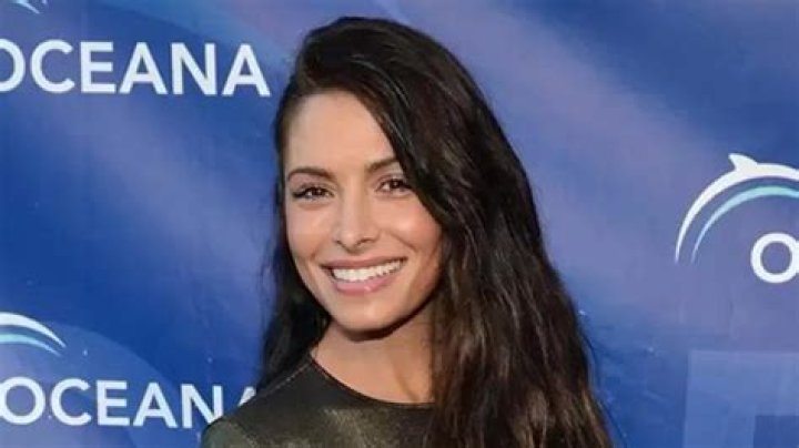 Sarah Shahi Net Worth