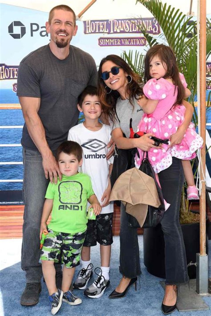 Sarah Shahi with her kids