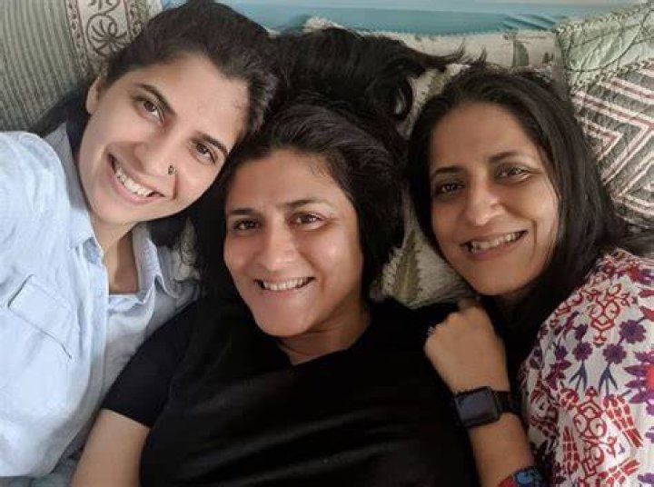 Shwetambari Soni with her sisters