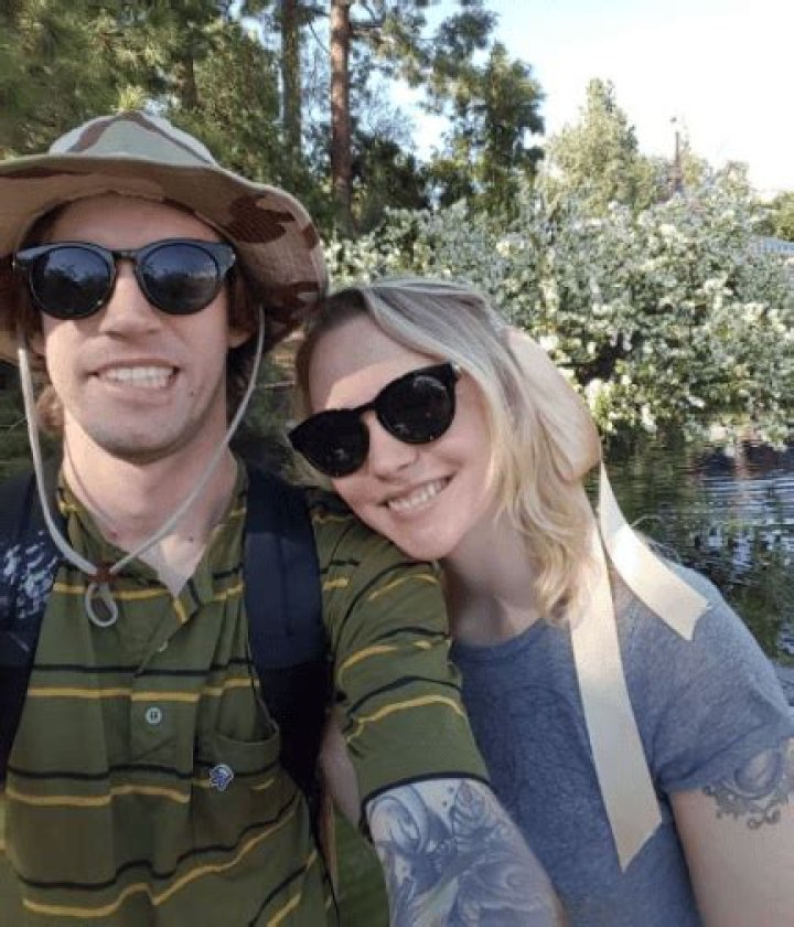Spencer Elden and his girlfriend