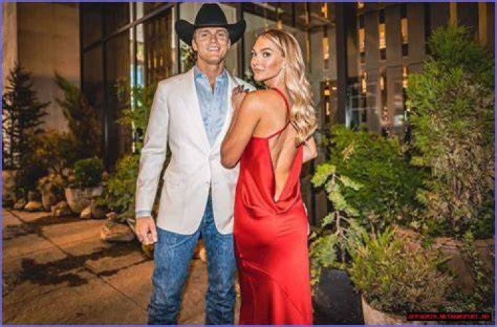 Wayne Grayson Biography, Age, Height, Wife, Net Worth, Family